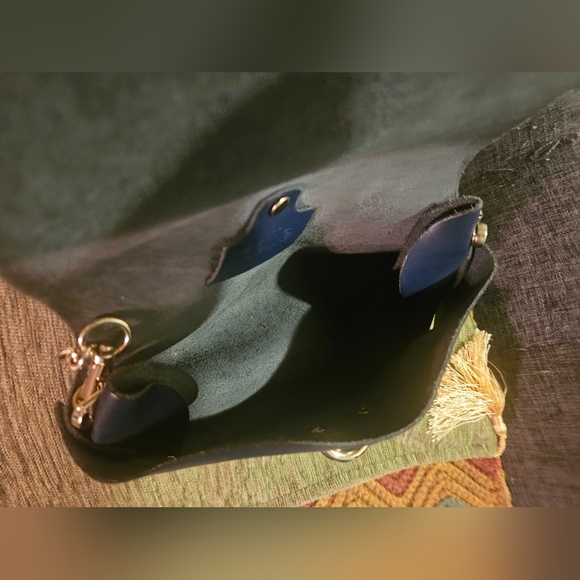 Pelle Navy Made In Italy Leather Gold Chain Mini Purse - Picture 9 of 13